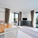 Private With Pool In Fethiye, Close To The Coastal Walkway, In The Center 페티예