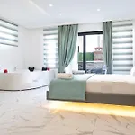 빌라 Private With Pool In Fethiye, Close To The Coastal Walkway, In The Center *
