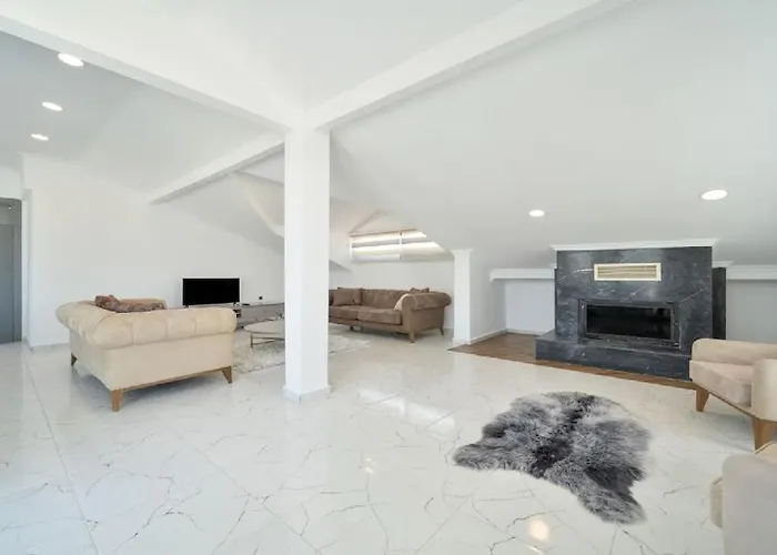Villa Private With Pool In Fethiye, Close To The Coastal Walkway, In The Center