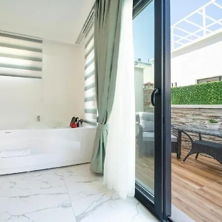 וילה Private With Pool In Fethiye, Close To The Coastal Walkway, In The Center *