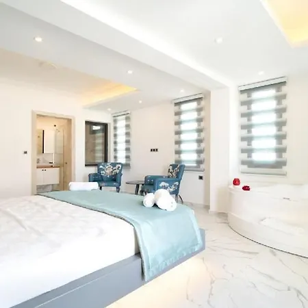 וילה Private With Pool In Fethiye, Close To The Coastal Walkway, In The Center *