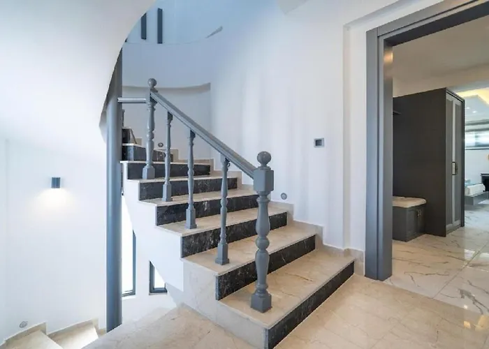 Villa Private With Pool In Fethiye, Close To The Coastal Walkway, In The Center